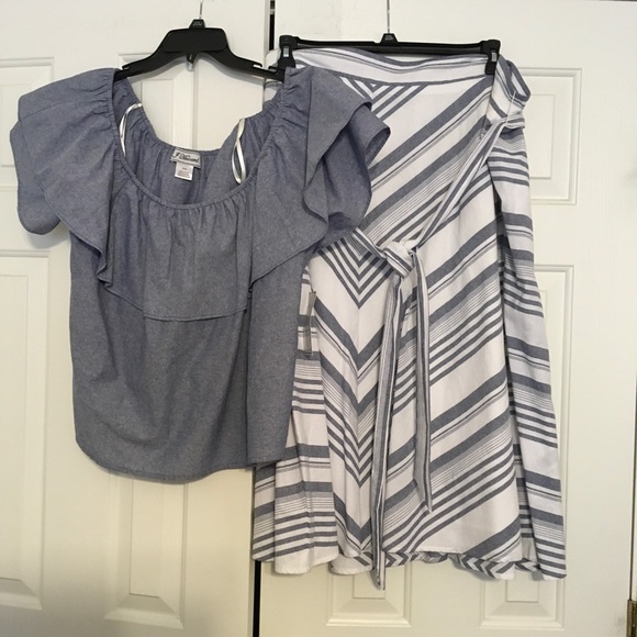 J Howard Dresses & Skirts - J Howard Woman 2pc. Top & Skirt